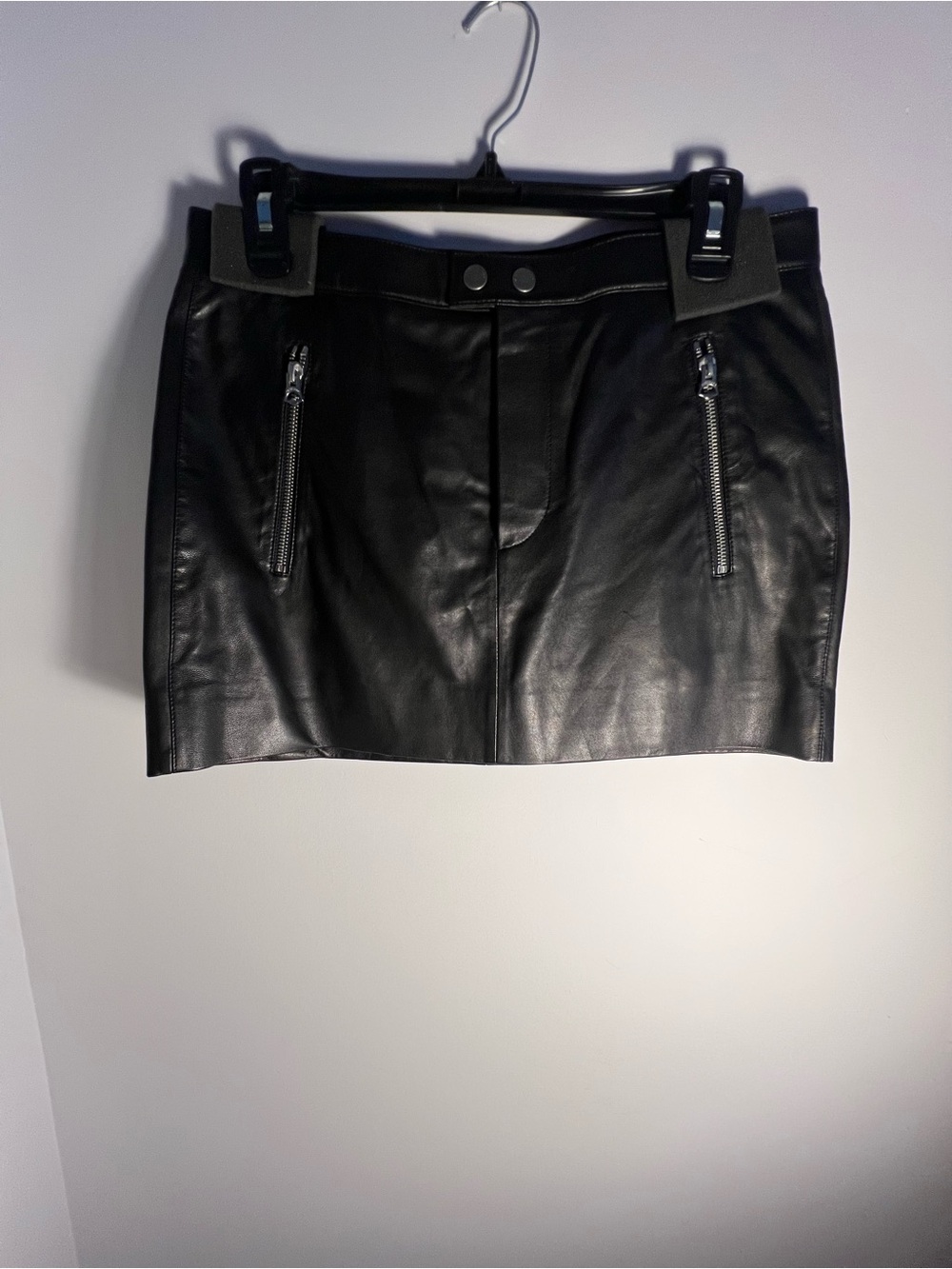 rag & bone Classic Black Faux Leather Mini Skirt size 6.